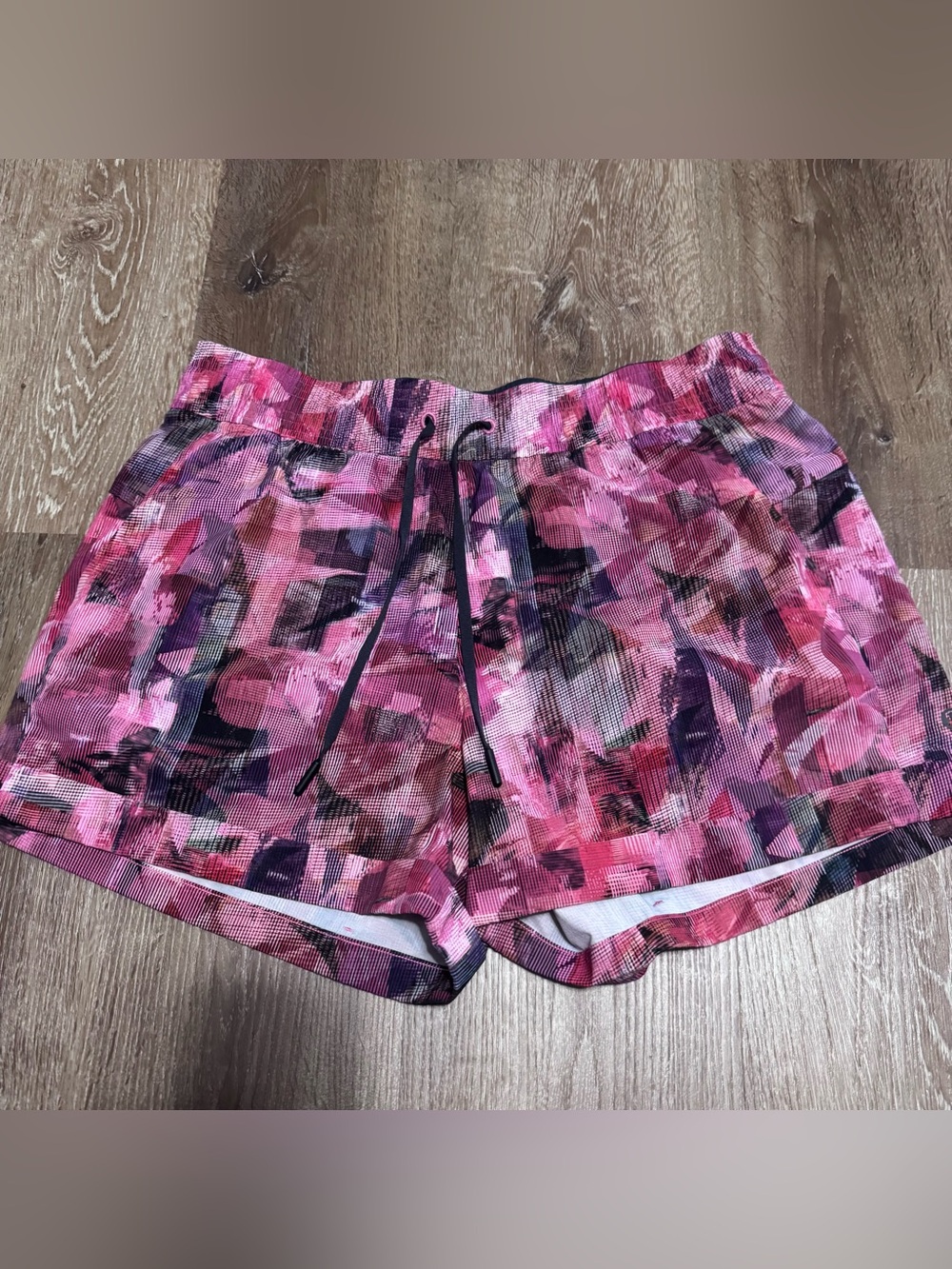 Lululemon Spring Break Away Short *4-way Stretch 3" - Picture 5 of 8